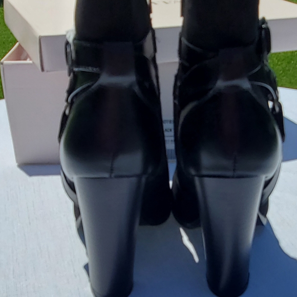 JustFab Lissa bootie in black size 7.5 - Picture 11 of 11